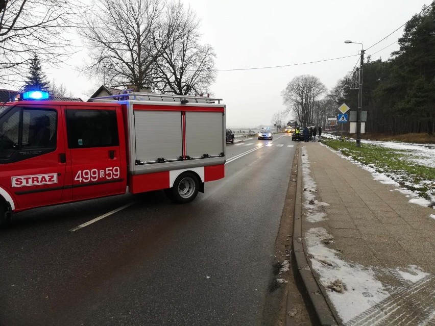 Samochód uderzył w skuter w Sztutowie w piątek, 8 stycznia....