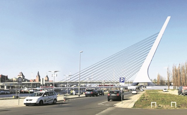Koncepcja mostu przypomina ten, który łączy dwa brzegi Nowej Mozy w holenderskim Rotterdamie. Erasmusbrug ma długość 802 m, nasz most ma mieć długość ponad 150 m, a pylon wysokość około 100 m