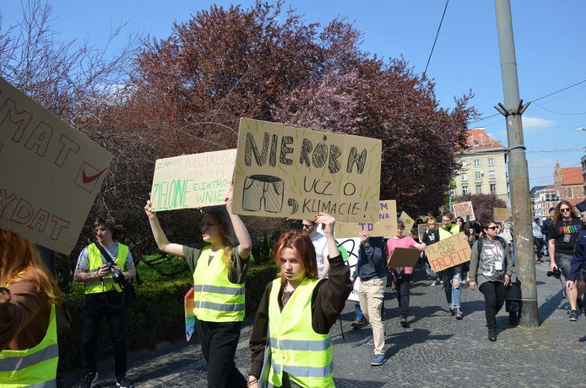 W piątek (21 kwietnia) we Wrocławiu odbywa się protest...