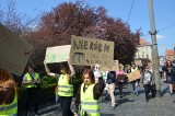 Młodzieżowy Strajk Klimatyczny przeszedł przez miasto. Młodzież z Wrocławia chce konkretnych działań przeciwko zmianom klimatu