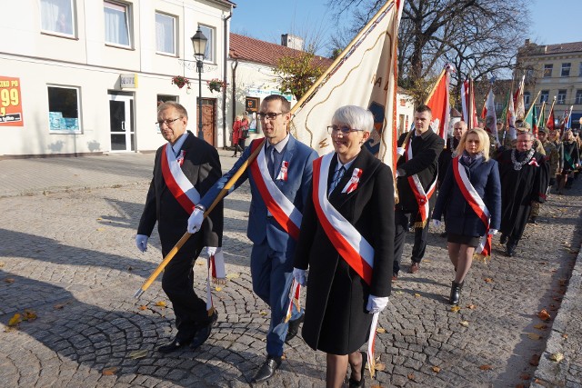 W stolicy powiatu opatowskiego z wielką pompą obchodziliśmy w niedzielę Narodowe Święto Niepodległości. Zobacz zdjęcia.