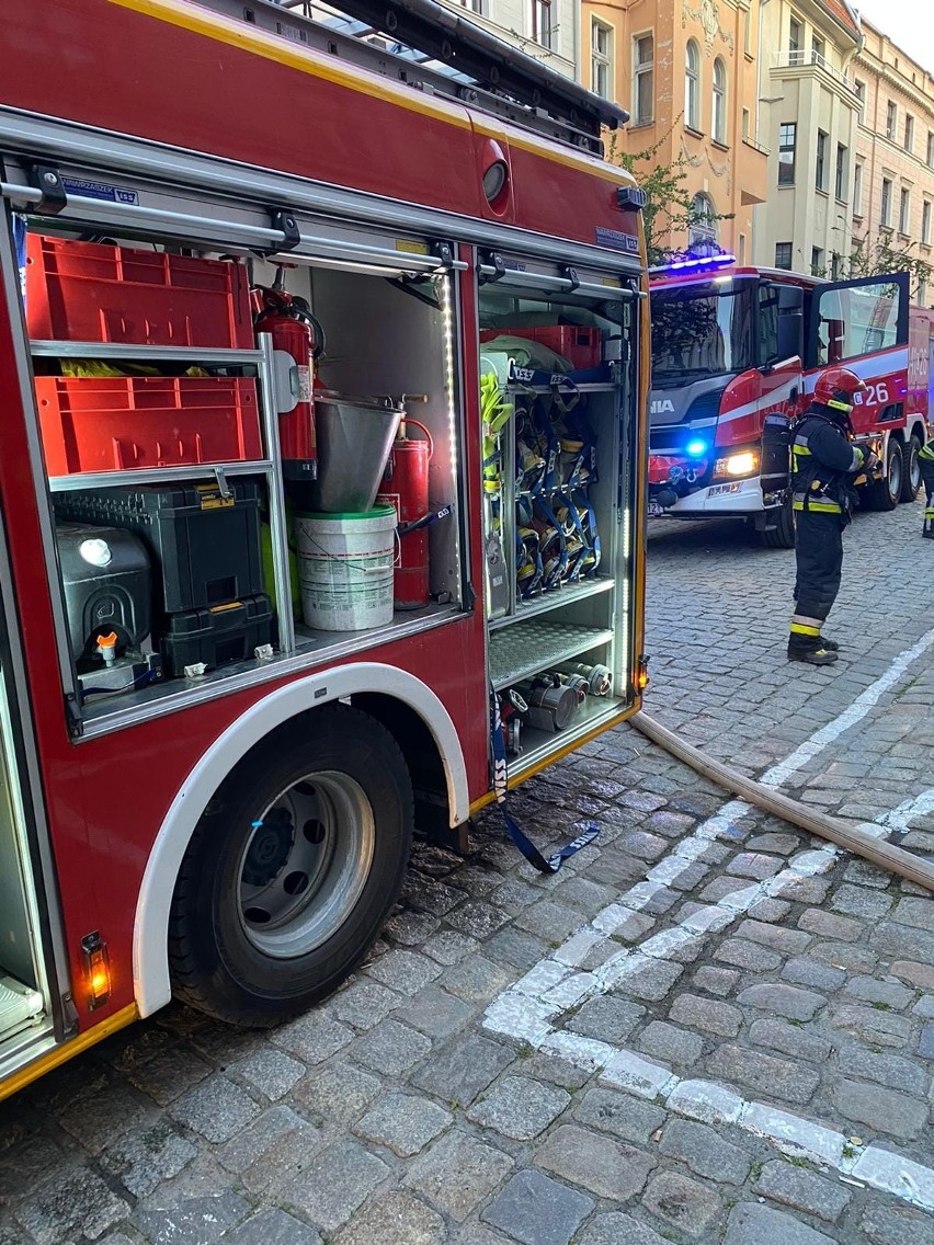 Pożar w mieszkaniu przy ulicy Mostowej w Toruniu wybuchł...