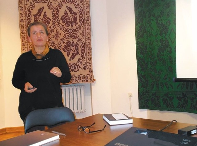 Halina Karwowska, szef działu Archeologii Muzeum Podlaskiego w Białymstoku zaprezentowała wyniki wykopalisk na terenie Dubna