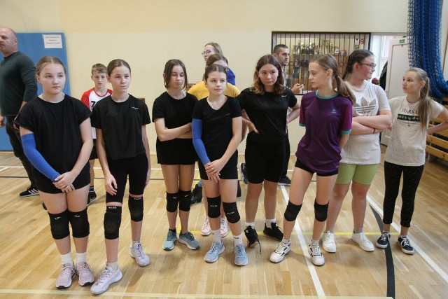 Finały miejskie Igrzysk Dzieci w siatkówce dziewcząt i chłopców odbyły się w Chełmnie