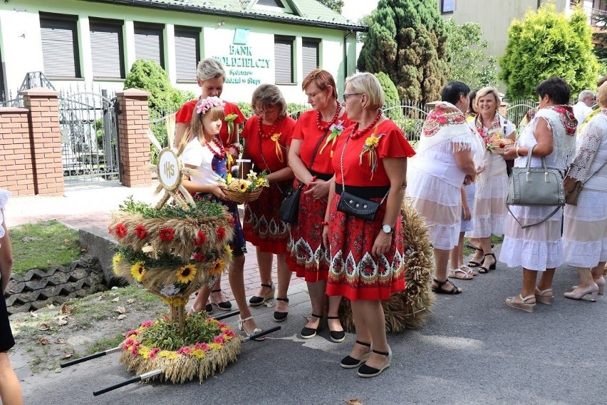 Dożynki 2019 w Słupi Jędrzejowskiej. Wójt nagrodził rolników. Piękne dekoracje w całej okolicy (DUŻO ZDJĘĆ)