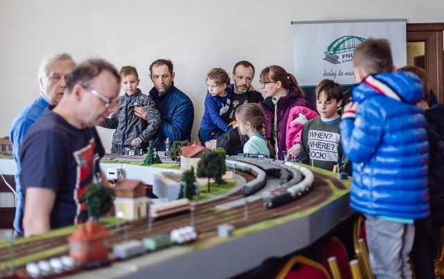 Weekendowa wystawa makiet kolejowych, zorganizowana w Kokotowie cieszyła się ogromnym zainteresowaniem. Ekspozycję obejrzało prawie 1000 osób!