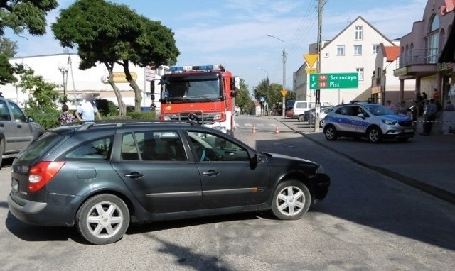 Było to w środę (19.09.2018) na ul. Mickiewicza w miejscowości Biała Piska (powiat piski). Zaparkowany samochód marki Renault Laguna stoczył się i uderzył w przechodzącą tamtędy kobietę. Auto przygniotło 59-latkę do ściany. Było to na parkingu przed kościołem.