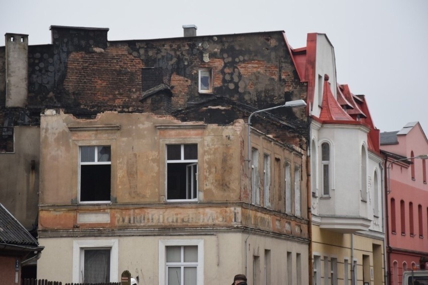 Pożar pustostanu przy ul. Św. Jacka w Wejherowie. Nie ma osób poszkodowanych