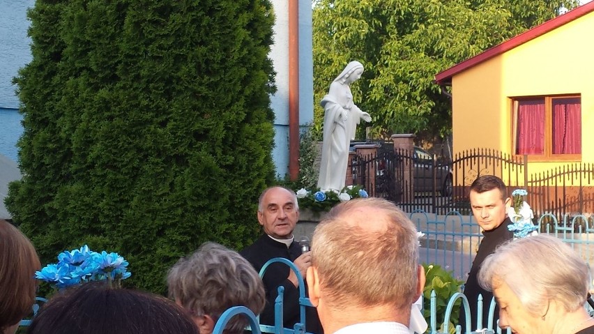 Figurka Matki Bożej w Staszowie po renowacji wróciła na swoje miejsce