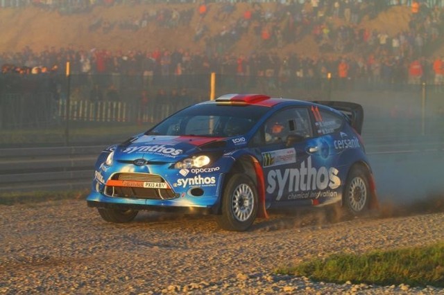 Michał Sołowow (Ford Fiesta WRC) dachował podczas przejazdu pierwszego, litewskiego odcinka specjalnego 71. Rajdu Polski.
