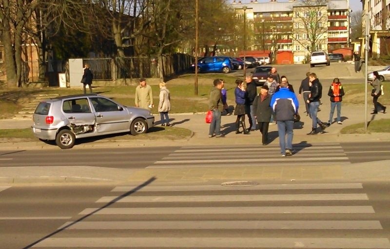 Ul. Wyszyńskiego. Wypadek sfotografował Internauta (zdjęcia)