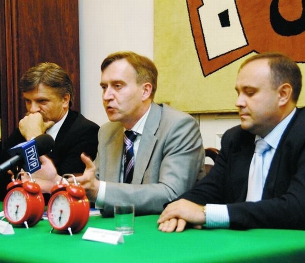 W Podlaskim Klubie Biznesu zmierzyli się ze sobą liderzy trzech list:  K. Putra, R. Tyszkiewicz i J. Matwiejuk