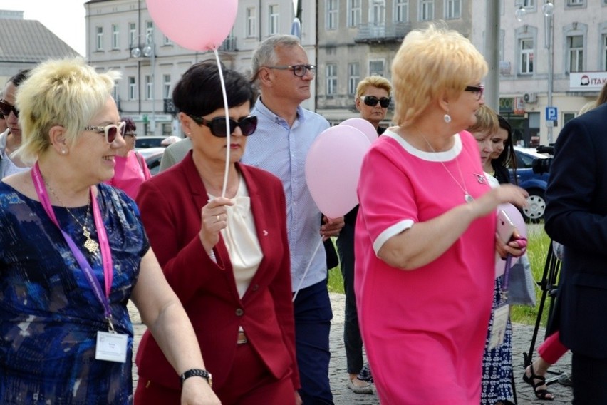 Marsz Różowej Wstążki do inicjatywa Częstochowskich Amazonek