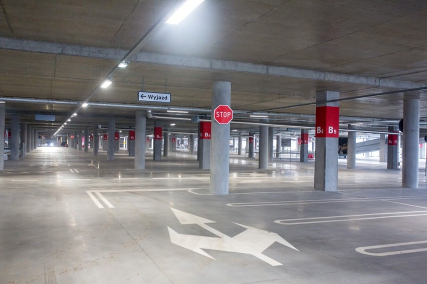 IKEA w Katowicach: parking już po remoncie. Estakada też czynna [ZDJĘCIA]