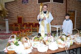 Wielka Sobota 2022. Święcenie pokarmów w kościołach w Stalowej Woli. Zobacz zdjęcia 