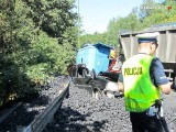 Koszmarny wypadek w Tychach: Ciężarówka z węglem na łuku drogi zmiażdżyła auto WIDEO+ZDJĘCIA