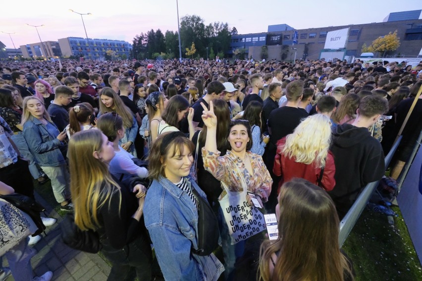 Studenci narzekają na organizację Wielkiego Grillowania....