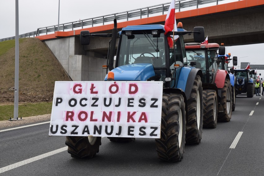 Protest rolników na Via Baltice. Rolnicy zablokowali węzeł Podborze. Protest zakończy się 21.03.2024