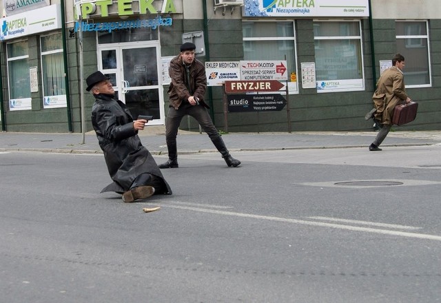 Rekonstrukcja odbyła się w tym samym miejscu, w którym dokonano w 1943 roku zamachu na Helmuta Kappa &#8211; na roku ulicy 11 Listopada i obecnej ulicy Doktora Kwarty.