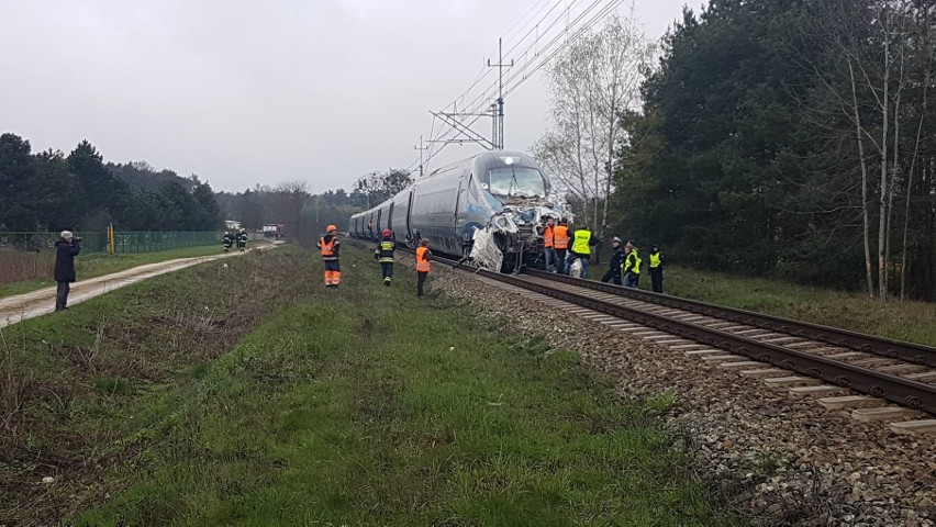 Zderzenie pendolino z ciężarówką pod Ozimkiem.