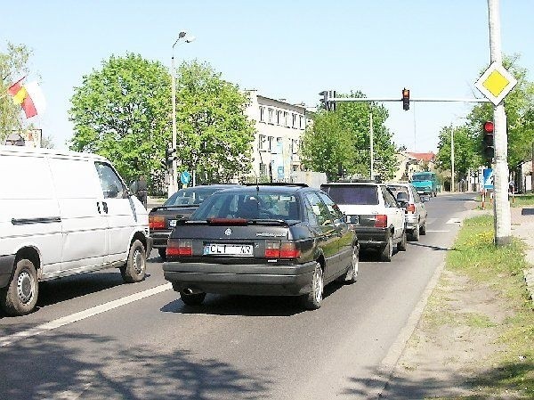 Ulica Kapituna jest jedną z najbardziej  zatłoczonych arterii we Włocławku