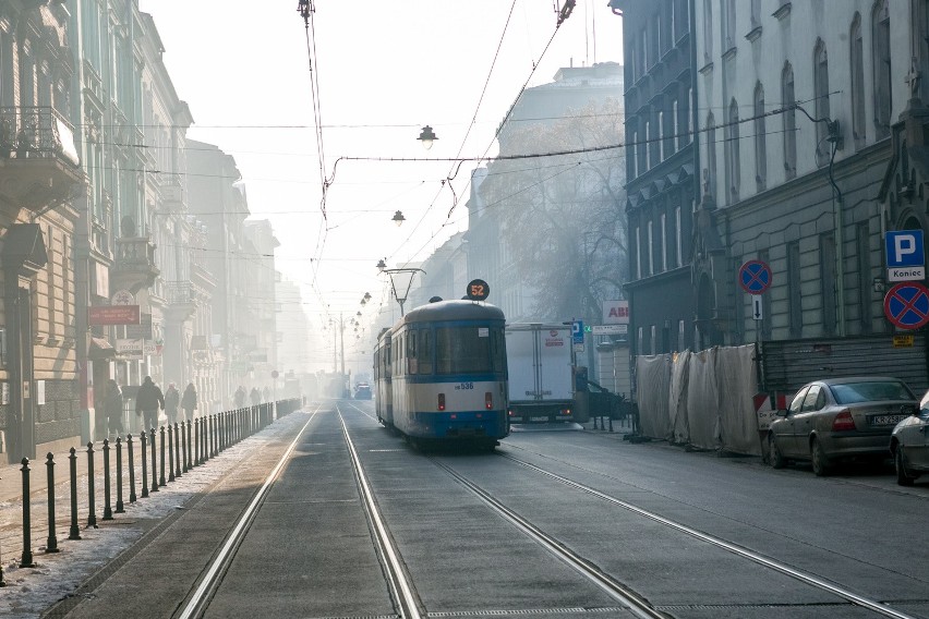 Smog w Krakowie. W czwartek znów darmowa komunikacja 