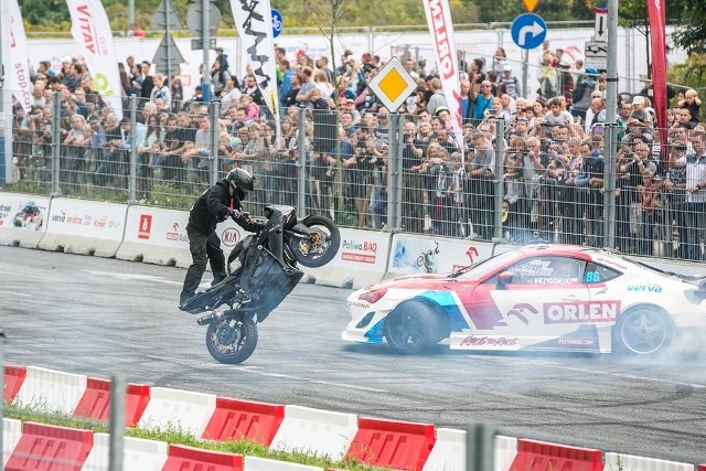 VERVA Street Racing 2018 w Krakowie. Najszybsze samochody, spektakularne pokazy motoryzacyjne oraz emocjonujące wyścigi ZDJĘCIA