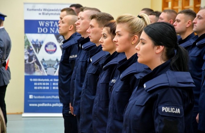 Białystok. Podlaska Policja ma 36 nowych funkcjonariuszy. Wśród nich jest 7 kobiet i 29 mężczyzn [ZDJĘCIA]