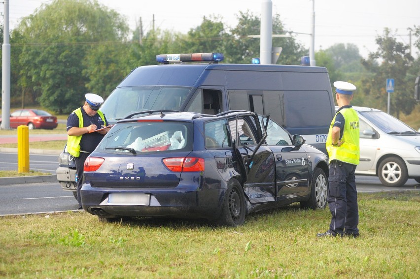 Zderzenie na skrzyżowaniu Krochmalnej i Diamentowej.