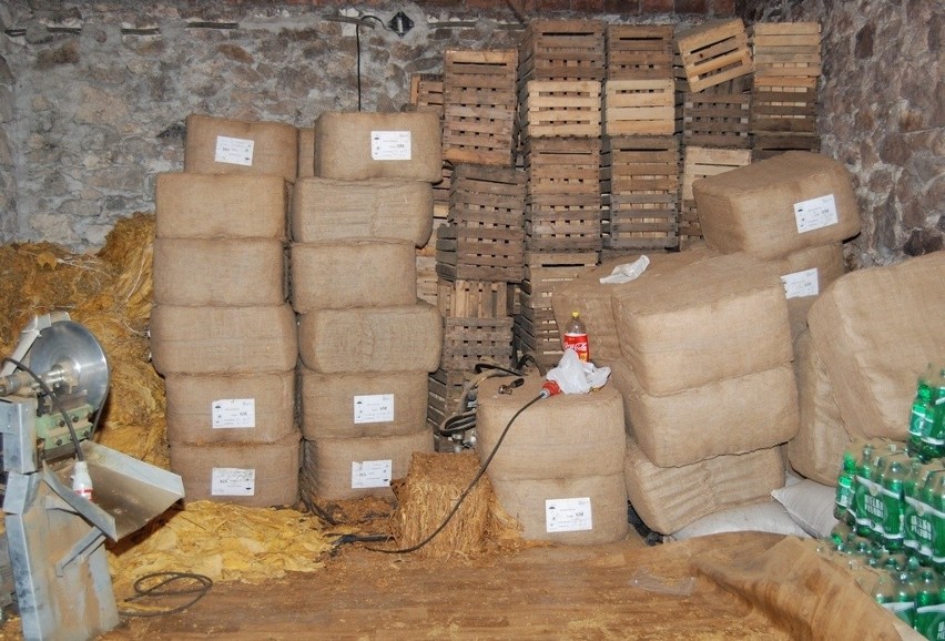 Siedlec: ujawniono prawie 2,5 tony nielegalnego tytoniu [FOTO]