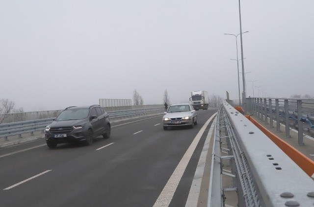 Samochody już jeżdżą po wiadukcie i całej Alei Wojska Polskiego w Radomiu.