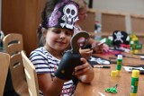 Zajęcia z piratami. Półkolonie w pracowni ceramicznej SOK (zdjęcia, wideo) 