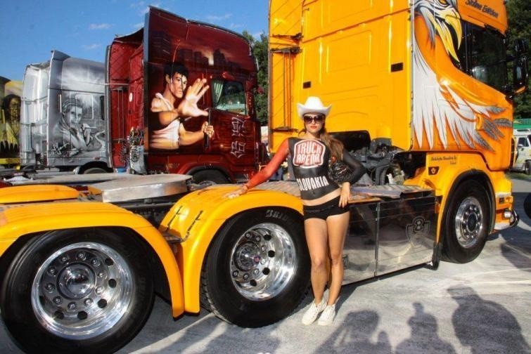 Piękne dziewczyny na zlocie Master Truck 2013