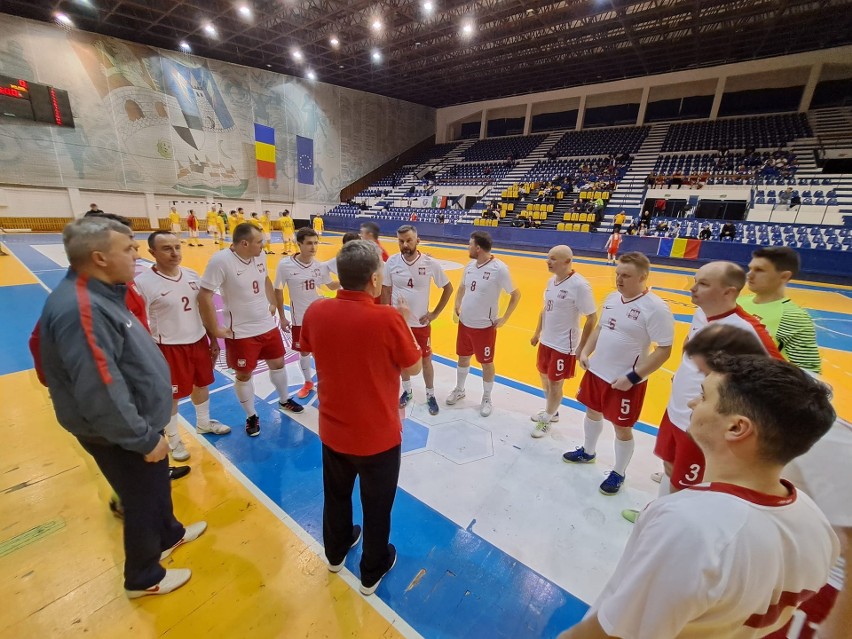 Reprezentacja Polski Księży świetnie radzi sobie w mistrzostwach Europy w halowej piłce nożnej w Rumunii. Jest już w półfinale!