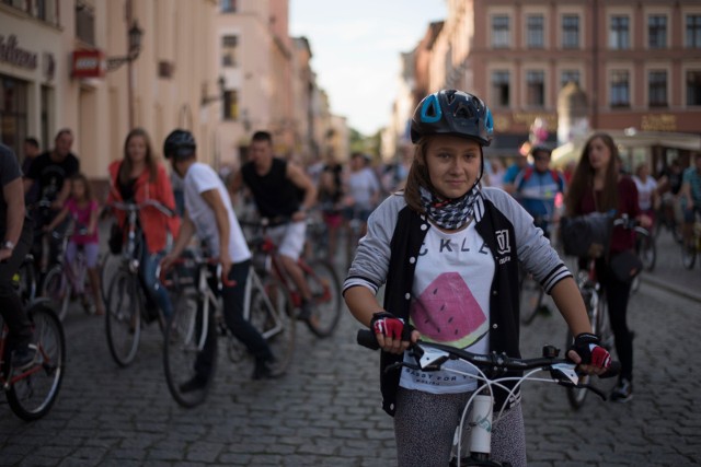 Dzień bez samochodu w Toruniu w 2015 roku - rowerowa masa krytyczna