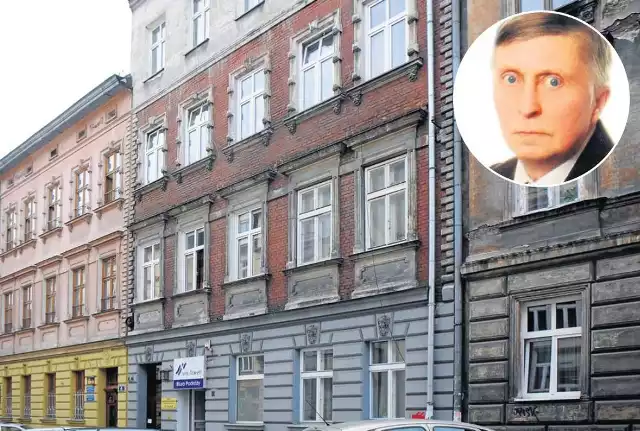 Grzegorz Kwinta (zdj. w kółku) stara się wstrzymać eksmisję z jego mieszkania przy Lenartowicza 6
