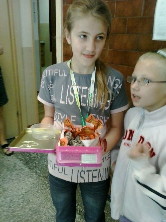 Weronika Tomczyk podczas przerw sprzedawała w szkole własnoręcznie zrobione słodycze