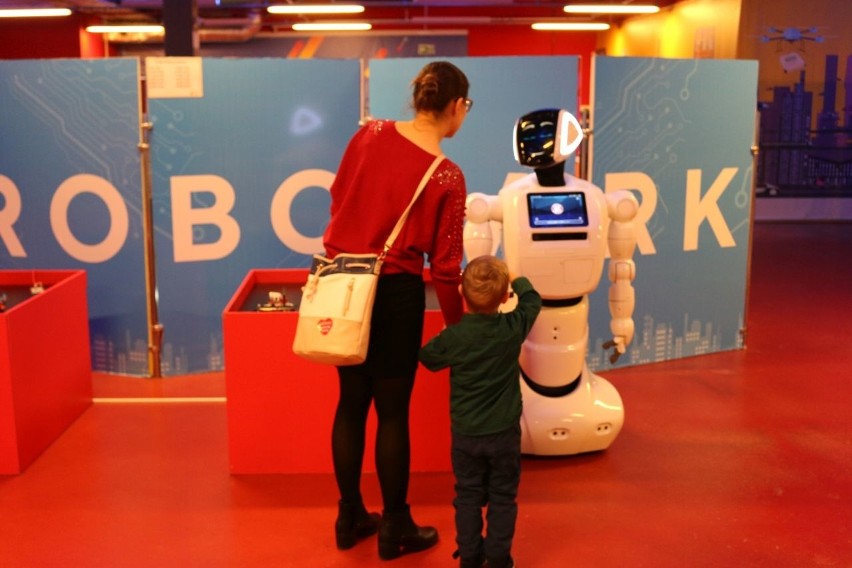 Robopark - interaktywna wystawa robotów w Galerii Alfa.