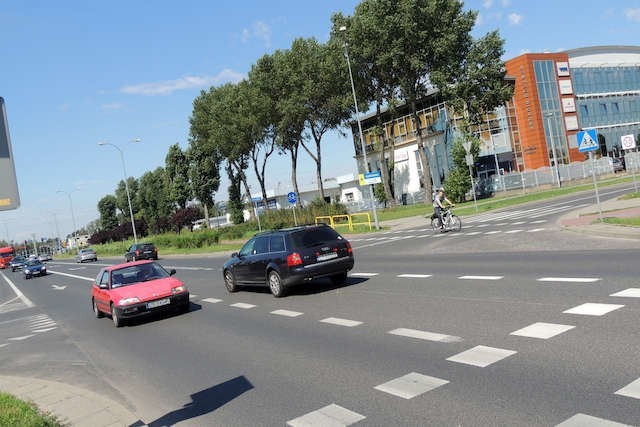 Niebezpieczne skrzyżowanie ulic Olimpijskiej i Jarocińskiej może zostać nawet przebudowane w skrzyżowanie z ruchem okrężnym, czyli rondo.