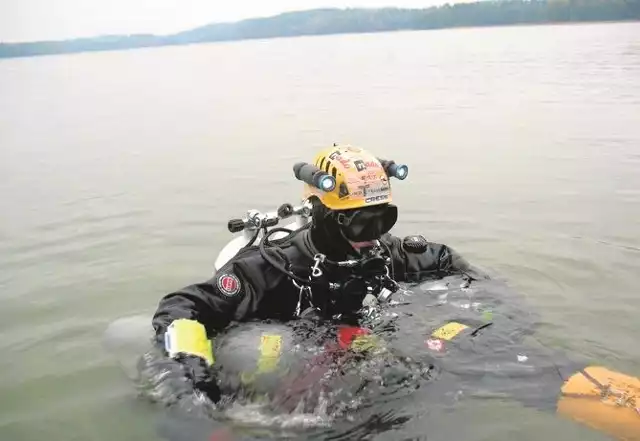 Sebastian Marczewski  już podczas treningu pobił rekord nurkowania wzdłuż najgłębszego jeziora w Polsce - Hańczy