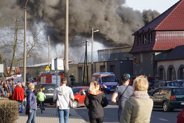 Pożar w skupie złomu w Raciborzu