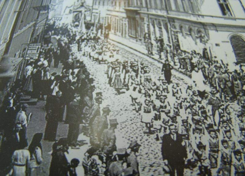 Oświęcim. Przybycie relikwii św. Andrzeja Boboli było największym wydarzeniem w przedwojennej historii miasta [ZDJĘCIA ARCHIWALNE]