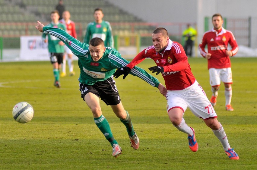 24.02.2013, Bełchatów: Seweryn Michalski (z lewej) w meczu...