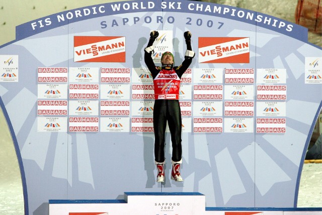 Dokładnie 16 lat temu Adam Małysz wywalczył rekordowe czwarte złoto mistrzostw świata
