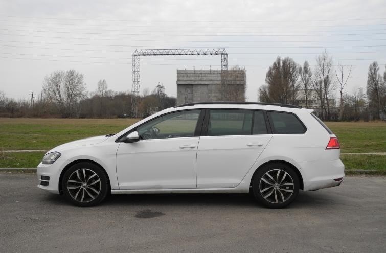 Testujemy: Volkswagen Golf Variant 2.0 TDI – do rodzinnych...