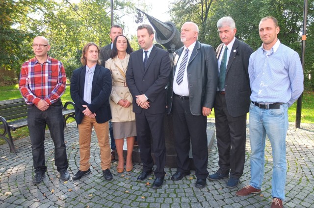 Arkadiusz Wiśniewski i radni dzielnicowi.