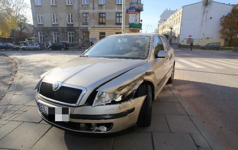 Wypadek na skrzyżowaniu Nawrot i Targowej