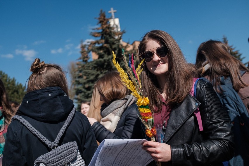 Niedziela Palmowa. Tysiące młodych ludzi przeszło ulicami Tarnowa