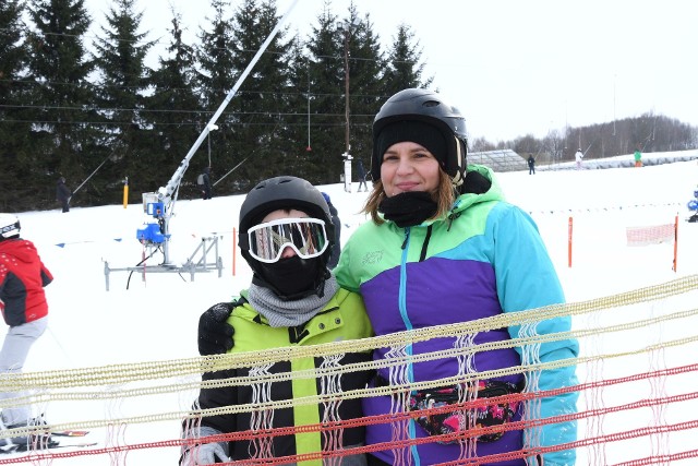 Sabat Krajno przyciąga wielu amatorów zimowych sportów. W galerii zobaczycie jak bawili się tu narciarze i snowboardziści w niedzielę, 5 lutego >>>>