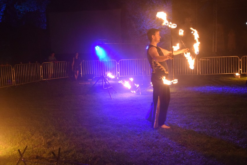 Festiwal Światła w Gorlicach: był teatr ognia, fajerwerki, jakich miasto nie widziało i genialny pokaz laserów. Do tego energetyczna muzyka